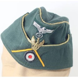 RD4946.)GERMAN ARMY GENERAL OFFICER'S OVERSEAS CAP