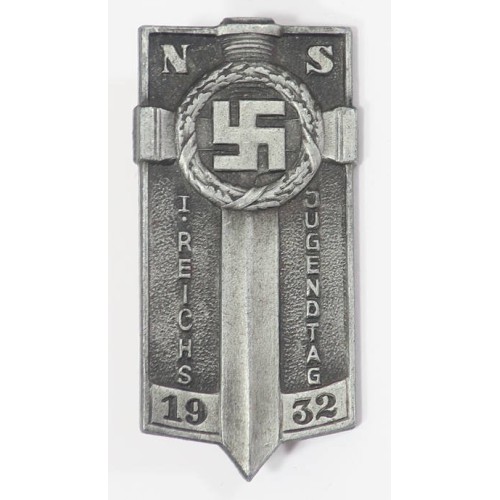 G4982.)1932 POTSDAM HJ GATHERING BADGE