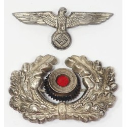 G125.)GERMAN ARMY VISOR CAP EAGLE AND WREATH SET