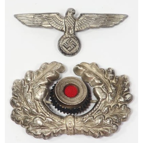 G125.)GERMAN ARMY VISOR CAP EAGLE AND WREATH SET