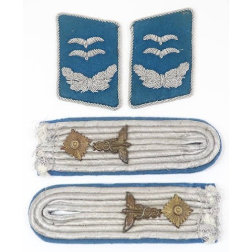 G146.)LUFTWAFFE SUPPLY/TRANSPORT LT'S COLLAR TABS AND SHLDR BDS