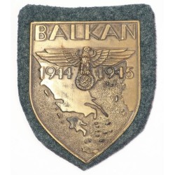 RD4361.)WWII GERMAN BALKANS CAMPAIGN SHIELD