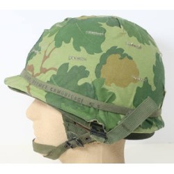 US4664.)VIETNAME WAR M-1 PARATROOPER'S HELMET