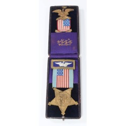 US4657.)TWO CASED CIVIL WAR GAR VETERAN'S MEDALS