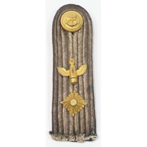 G250.)SINGLE KRIEGSMARINE OFFICER'S SHOULDER BOARD