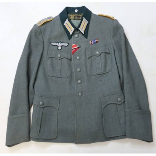 G252.)3rd RCH GERMAN ARMY CAVALRY OFFICER'S SERVICE TUNIC AND TROUSERS