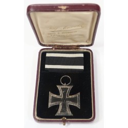 G279.)CASED 1914 IRON CROSS 2nd CLASS