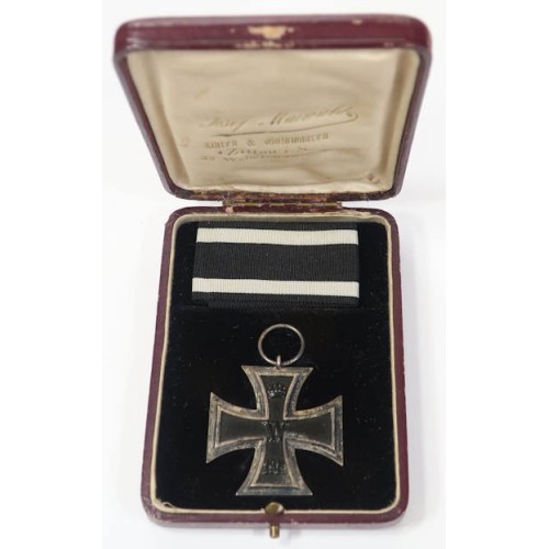 G279.)CASED 1914 IRON CROSS 2nd CLASS