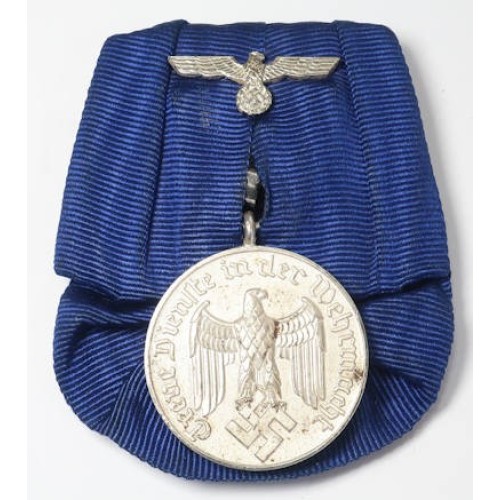 G273.)WEHRMACHT 4-YEAR LONG SERVICE MEDAL, PARADE MOUNTED