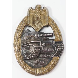 RD195.)FANTASY TANK BATTLE BADGE